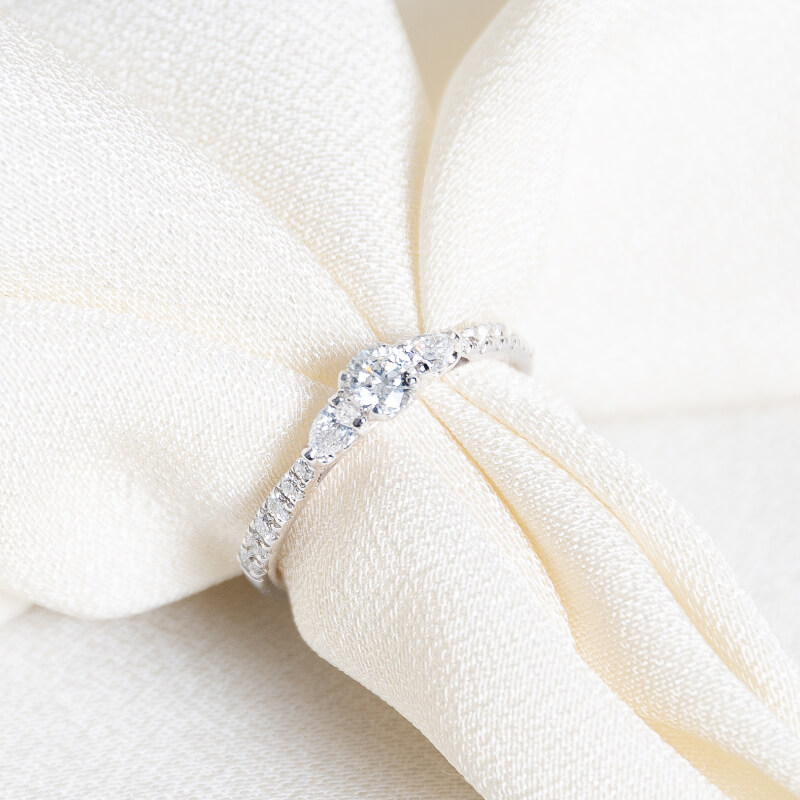 ring witgoud met zijstenen diamant briljanten