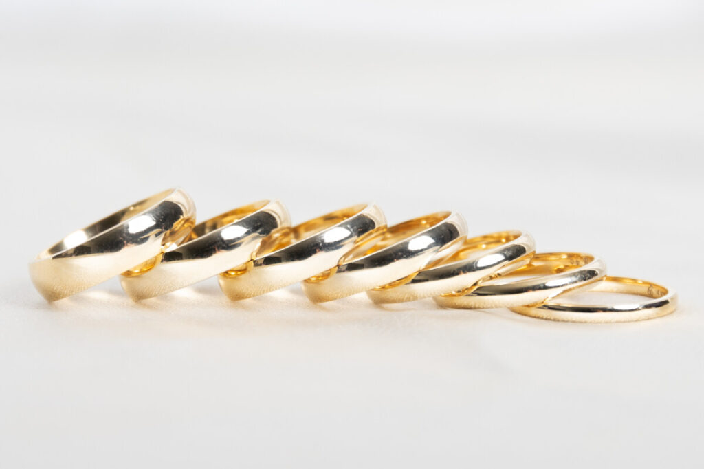 gladde trouwringen geelgoud witgoud jewels by Christiaan