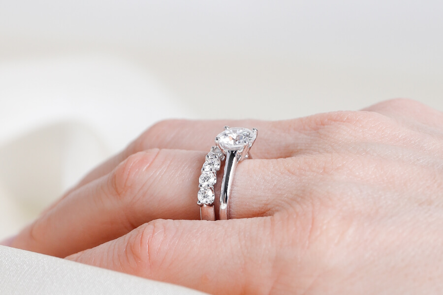 blog hand trouw en verlovingsring