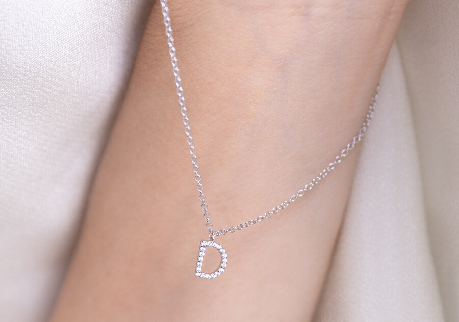 naamjuwelen-kettingmetletter-diamantblog-jewelsbyChristiaan