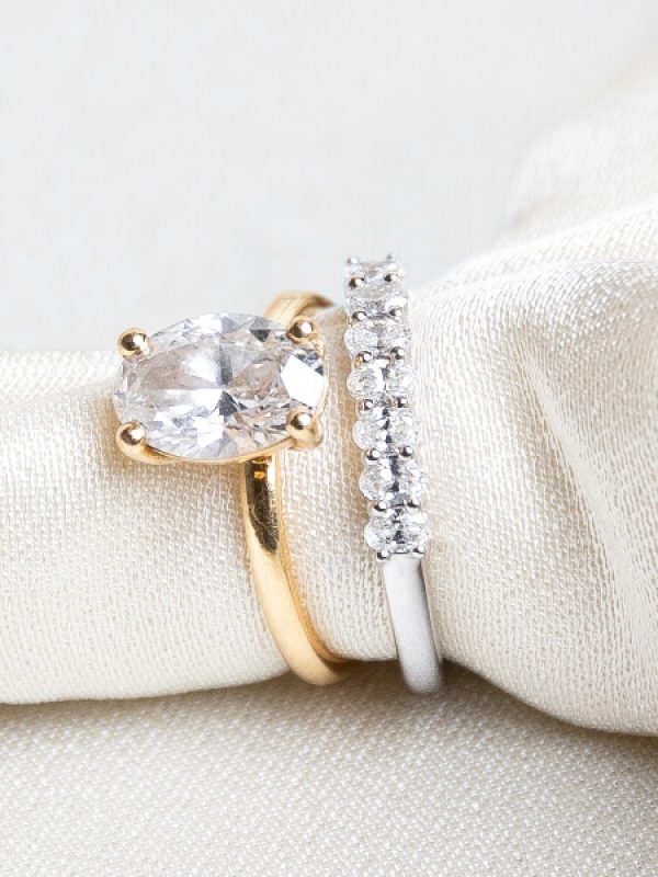 verlovingsring solitaire ovaal geelgoud trouwring witgoud diamanten ovaal