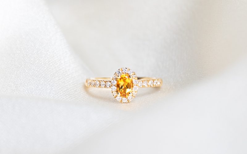 ring-geelgoud-pave-diamanten-citrien-ovalcut